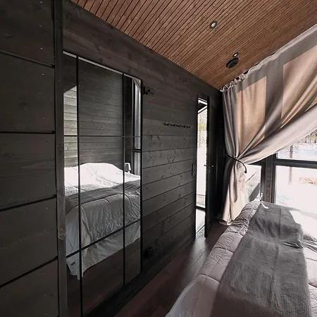 Black Villa, Aurora View Bath & Sauna, Private Design Villa In Lapland Villa *