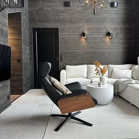 Black Villa, Aurora View Bath & Sauna, Private Design Villa In Lapland Villa *