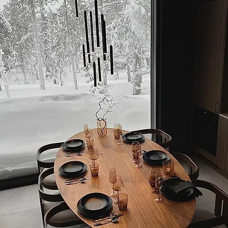 Blackreindeer Villa *