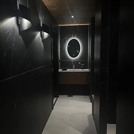 Blackreindeer Villa *